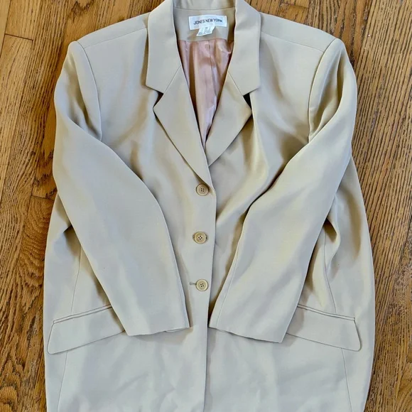 Jones New York Classic Beige Women's Blazer - Picture 3 of 6